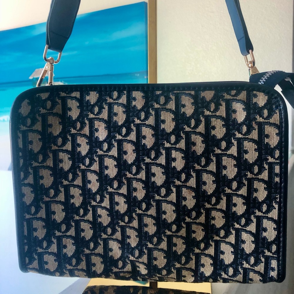 ❌SOLD❌Vintage Dior Trotter Clutch with free unbranded removable strap